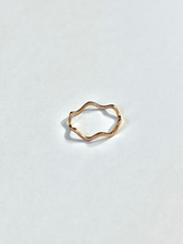 Load image into Gallery viewer, 14K Solid Gold Handmade Thin Zigzag Wave Ring Band