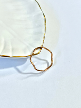 Load image into Gallery viewer, 14K Solid Gold Handmade Thin Zigzag Wave Ring Band