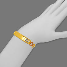 Load image into Gallery viewer, 14K Tri Color Gold Faceted DC 15 Anos ID Bracelet 7.5mm Wide 8mm Center 7" Chain