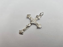 Load image into Gallery viewer, 925 Sterling Silver Leafy Edge Crucifix Cross Pendant 1 1/4 Inch (31mm) Tall