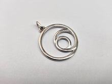 Load image into Gallery viewer, 925 Sterling Silver Plain Round Looping Circle Pendant 15/16 (24mm) Inch Tall