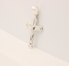 Load image into Gallery viewer, 925 Sterling Silver Dainty Detailed Line Texture Budded Crucifix Cross Pendant