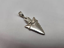 Load image into Gallery viewer, 925 Sterling Silver Diamond Cut Arrowhead Pendant 1 9/32 (32mm) Inch Tall