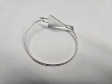 Load image into Gallery viewer, 925 Sterling Silver Hook and Eye Triangular Disk Bangle Bracelet 7.25" Long