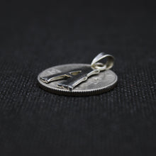 Load image into Gallery viewer, 925 Sterling Silver 26-Alphabet Upper Case Wavy Western Tuscan Initial Pendant
