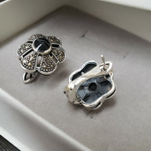 Load image into Gallery viewer, 925 Sterling Silver Round Black Onyx Marcasite Clip on Earrings None Pierced