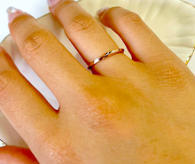 Load image into Gallery viewer, 14K Solid Gold Handmade Intricate Curves Twisted Ring Band