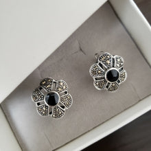 Load image into Gallery viewer, 925 Sterling Silver Round Black Onyx Marcasite Clip on Earrings None Pierced