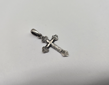 Load image into Gallery viewer, 925 Sterling Silver Budded Cross Pendant Oxidized Finish 1 Inch (25mm) Tall