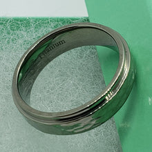 Load image into Gallery viewer, 6mm or 8mm Titanium Hammered Ring Band Men Women with Beveled Edges Size 5~14
