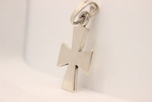 Load image into Gallery viewer, 925 Sterling Silver Simple Maltese Cross Pendant