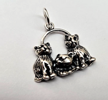 Load image into Gallery viewer, 925 Sterling Silver Detailed Line Three Cats Pendant 19/32 (15mm) Inch Tall