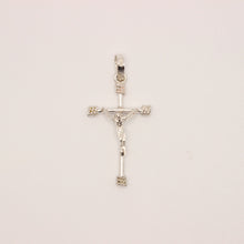 Load image into Gallery viewer, 925 Sterling Silver Dainty Stick Crucifix Cross Pendant with Rope Textured Edges