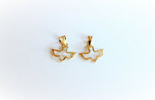 Load image into Gallery viewer, 10K Yellow Gold Dove Bird Diamond Cut Pendant Charm