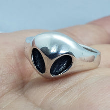 Load image into Gallery viewer, Sterling Silver Alien Ring Solid Back Flawless High Polished 1/2 inch Size 5-13