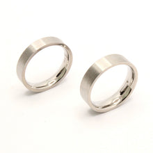 Load image into Gallery viewer, Stainless Steel Plain Matte Finish Flat Edge Wedding Thumb Ring Band 4-5mm