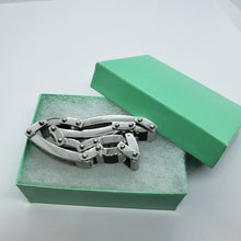 Load image into Gallery viewer, Stainless Steel Cable and Black Carbon Fiber Bracelet High Quality For Men 1/2in

