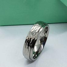 Load image into Gallery viewer, 6mm or 8mm Titanium Hammered Ring Band Men Women with Beveled Edges Size 5~14

