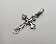 Load image into Gallery viewer, 925 Sterling Silver Budded Cross Pendant Oxidized Finish 1 Inch (25mm) Tall
