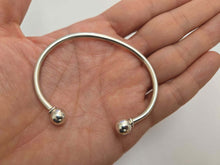 Load image into Gallery viewer, 925 Sterling Silver Screw Off Ball End Charm Cuff Bangle Bracelet 7" Long
