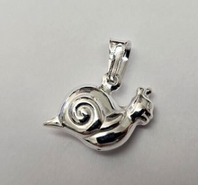 Load image into Gallery viewer, 925 Sterling Silver Smooth Plain Hollow Snail Pendant 7/16 (11mm) Inch Tall
