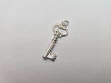 Load image into Gallery viewer, 925 Sterling Silver Diamond Cut Vintage Key Pendant 1 1/8 Inch (28mm) Tall
