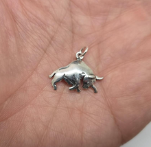 Load image into Gallery viewer, 925 Sterling Silver Charging Bull Pendant Oxidized Finish 1 (25mm) Inch Tall
