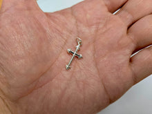 Load image into Gallery viewer, 925 Sterling Silver Arrow Edges Beveled Cross Pendant 1 Inch Tall (25mm)
