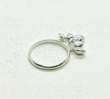 Load image into Gallery viewer, 925 Sterling Silver Dangling Heart Charms Toe Ring for Foot Beach Sizes 3-10.5
