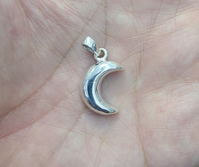Load image into Gallery viewer, 925 Sterling Silver Plain Puffy Crescent Moon Pendant 3/4 (19mm) Inch Tall
