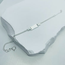 Load image into Gallery viewer, 925 Sterling Silver Children Square ID Bracelet Figaro link baby sizes 5 - 6inch
