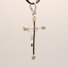 Load image into Gallery viewer, 925 Sterling Silver Dainty Stick Crucifix Cross Pendant with Rope Textured Edges
