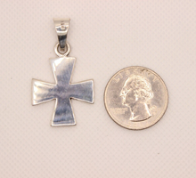 Load image into Gallery viewer, 925 Sterling Silver Simple Maltese Cross Pendant
