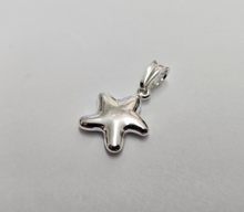 Load image into Gallery viewer, 925 Sterling Silver Plain Rounded Hollow Star Pendant 1/2 (13mm) Inch Tall
