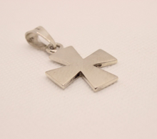 Load image into Gallery viewer, 925 Sterling Silver Simple Maltese Cross Pendant
