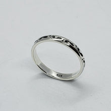 Load image into Gallery viewer, 3mm Sterling Silver Footprints in The Sand Stackable Ring 1/8 inch Sizes 6 to 10
