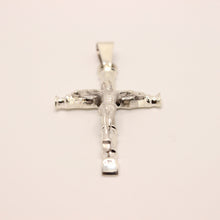 Load image into Gallery viewer, 925 Sterling Silver Detailed Bamboo Styled Christian Crucifix Cross Pendant
