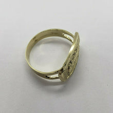 Load image into Gallery viewer, 10K Solid Yellow Gold Last Supper Ring Oval Shape All Sizes 6 to 12
