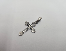 Load image into Gallery viewer, 925 Sterling Silver Budded Cross Pendant Oxidized Finish 1 Inch (25mm) Tall

