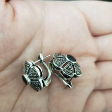 Load image into Gallery viewer, 925 Sterling Silver Round Black Onyx Marcasite Clip on Earrings None Pierced
