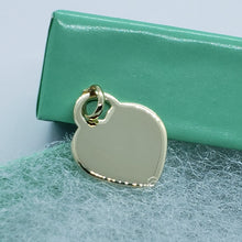 Load image into Gallery viewer, 14K Gold Plain Simple Heart Pendant Disc Pendant Charm 13.5mmX16mm / 1.5grams
