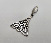 Load image into Gallery viewer, 925 Sterling Silver Large Celtic Leafy Triquetra Knot Pendant 1 (25mm) Inch Tall
