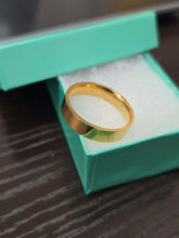 Load image into Gallery viewer, 14K Gold 5mm Men Women Flat Wedding Band  Ring Yellow or White Gold Sizes 5~11
