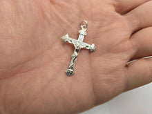 Load image into Gallery viewer, 925 Sterling Silver Leafy Edge Crucifix Cross Pendant 1 1/4 Inch (31mm) Tall
