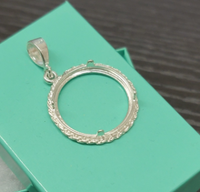 Load image into Gallery viewer, 925 Sterling Silver Rope Edge 5 Cent Nickel Coin Bezel 21mm Prong Back
