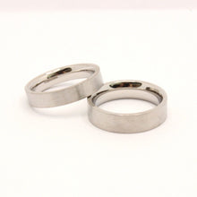 Load image into Gallery viewer, Stainless Steel Plain Matte Finish Flat Edge Wedding Thumb Ring Band 4-5mm

