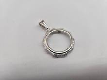 Load image into Gallery viewer, 925 Sterling Silver 5 Cent Nickel Coin Bezel Bamboo Shape Edge 21mm Prong Back
