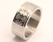 Load image into Gallery viewer, Stainless Steel Flat Simple Jigsaw Puzzle Pattern Wedding Band Ring 8mm
