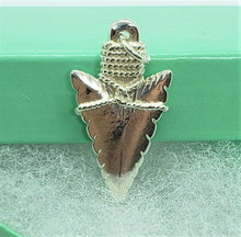 Load image into Gallery viewer, 925 Sterling Silver Arrowhead Pendant
