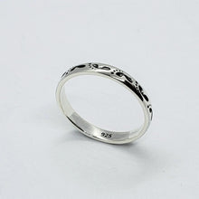 Load image into Gallery viewer, 925 Sterling Silver Footprints Stackable Ring
